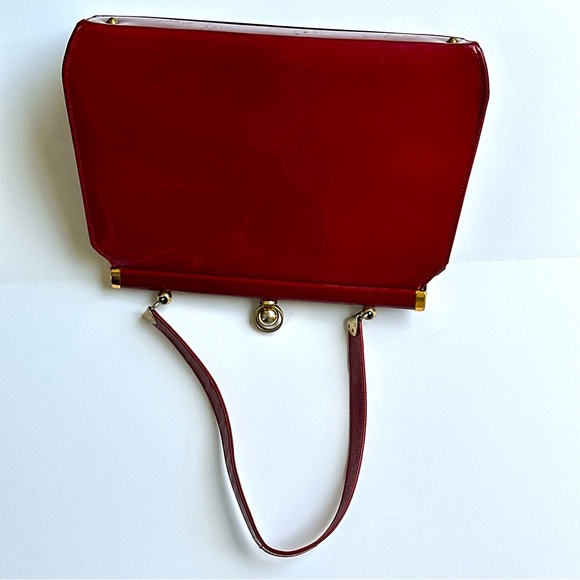 Town and Country Shoes, Vintage Red Pleather Pill Box Purse - Picture 15 of 15